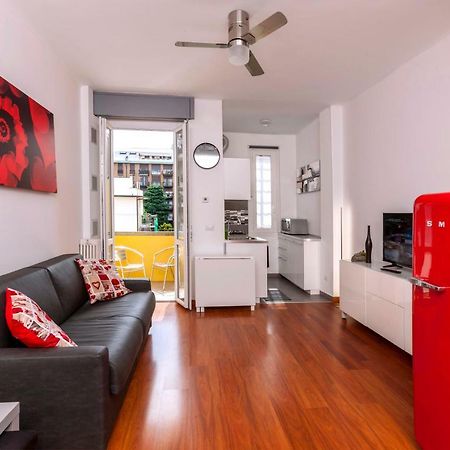 Bright House In Milanアパートメント エクステリア 写真