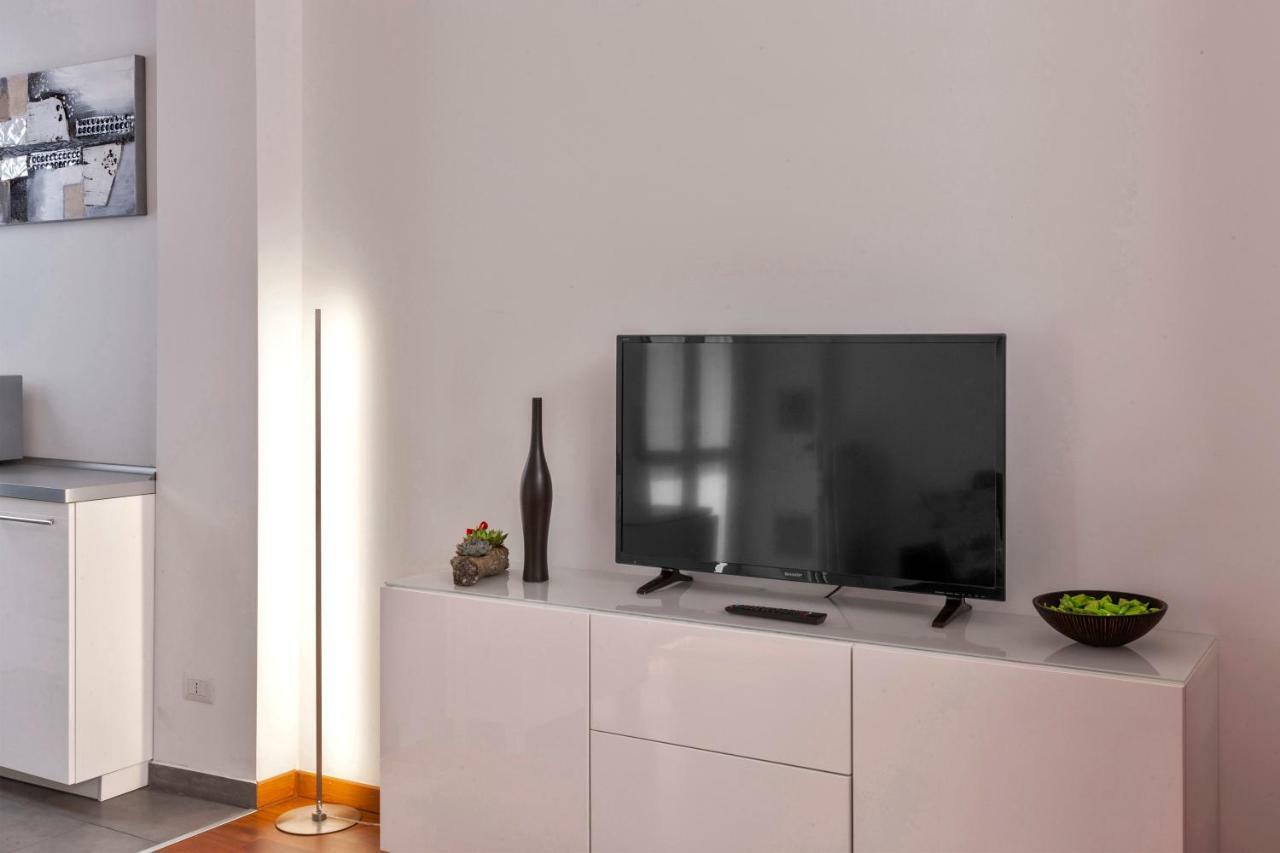 Bright House In Milanアパートメント エクステリア 写真