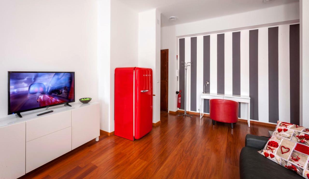 Bright House In Milanアパートメント エクステリア 写真