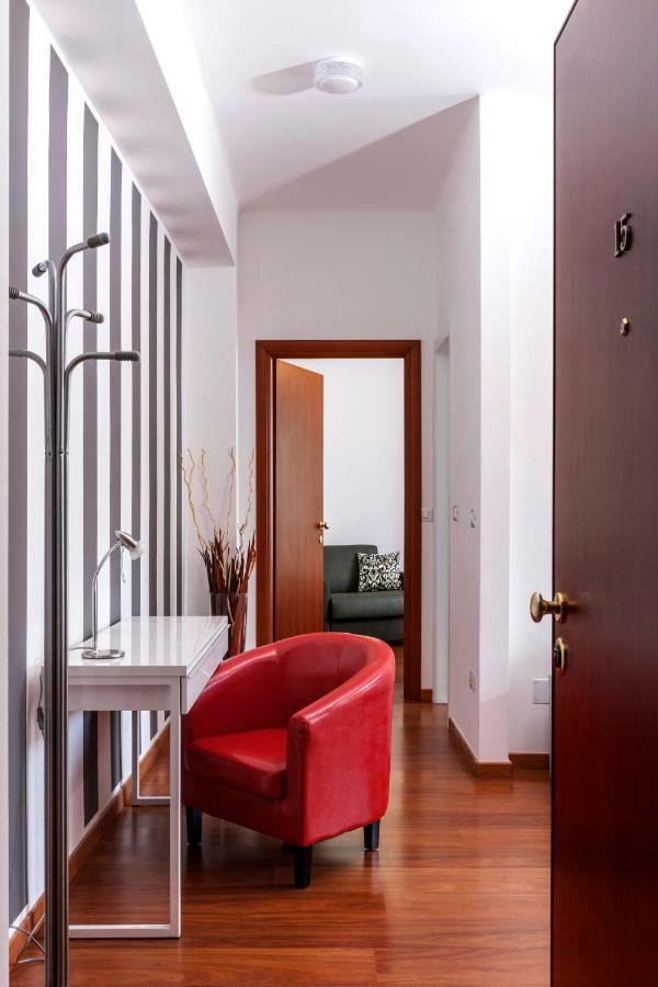 Bright House In Milanアパートメント エクステリア 写真