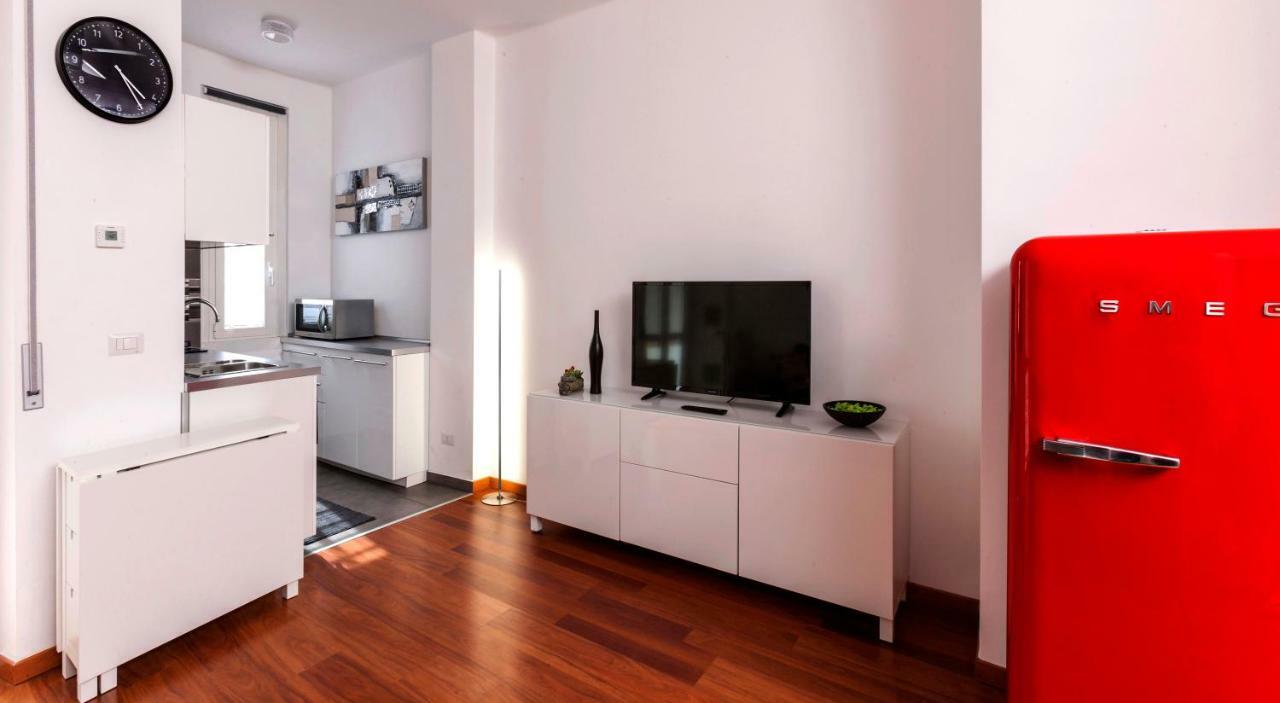 Bright House In Milanアパートメント エクステリア 写真