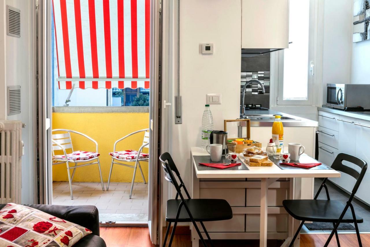 Bright House In Milanアパートメント エクステリア 写真