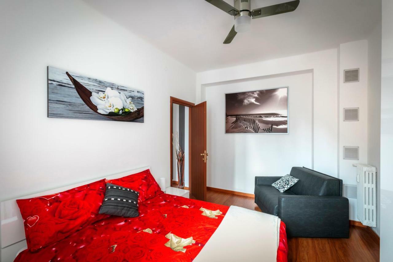 Bright House In Milanアパートメント エクステリア 写真