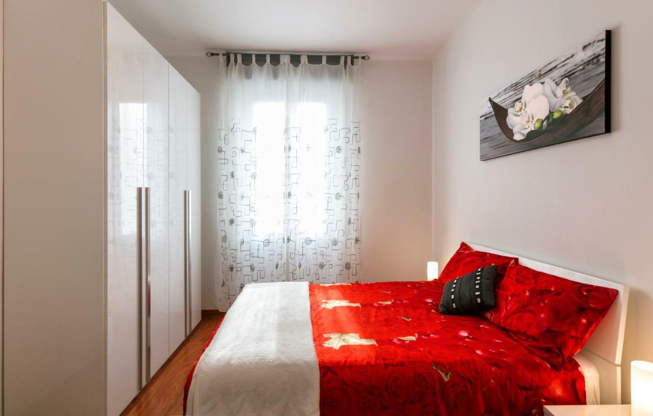 Bright House In Milanアパートメント エクステリア 写真