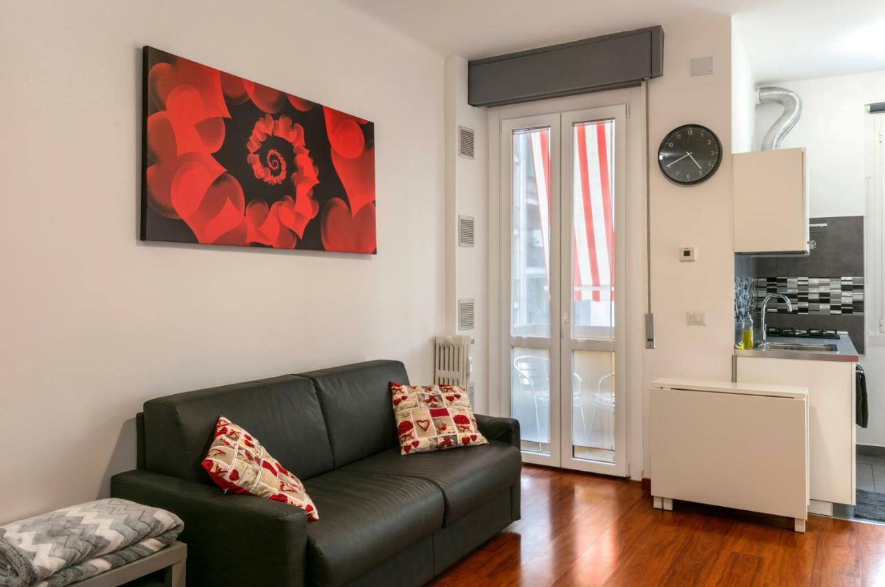 Bright House In Milanアパートメント エクステリア 写真